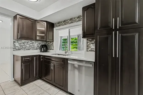 4397 NW 47th Terrace Lauderdale Lakes FL 33319