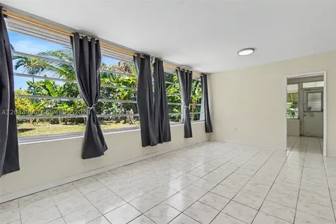 4397 NW 47th Terrace Lauderdale Lakes FL 33319