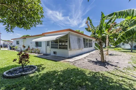 4397 NW 47th Terrace Lauderdale Lakes FL 33319