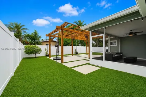 8951 NW 21st Street Pembroke Pines FL 33024