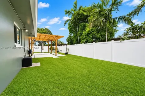 8951 NW 21st Street Pembroke Pines FL 33024