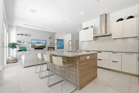 19941 NE 36th Place Aventura FL 33180