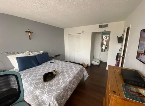 16909 N Bay Road Sunny Isles Beach FL 33160