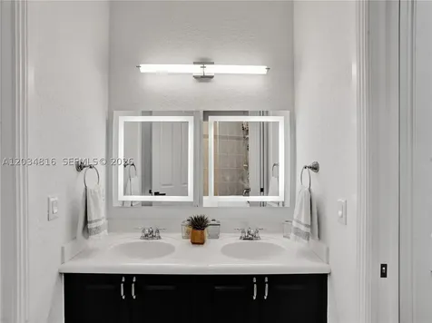 14321 N Jockey Circle N Davie FL 33330