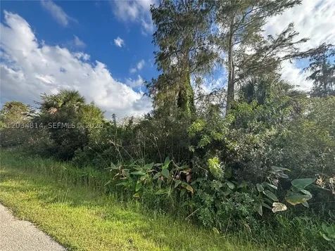 XXX.37 Th Avenue NE Naples FL 34120