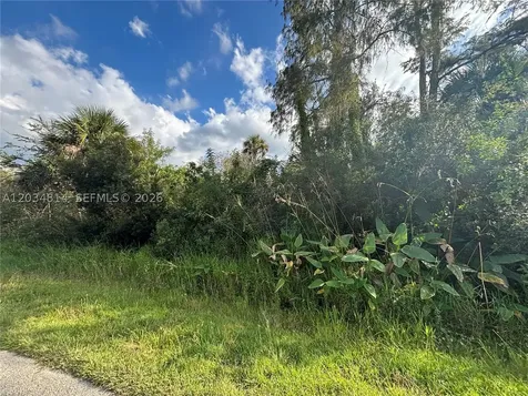 XXX.37 Th Avenue NE Naples FL 34120