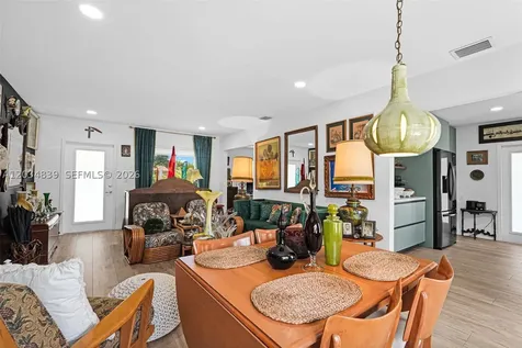 240 Nahkoda Drive Miami Springs FL 33166
