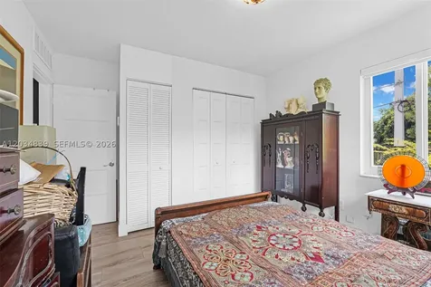 240 Nahkoda Drive Miami Springs FL 33166