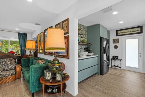 240 Nahkoda Drive Miami Springs FL 33166