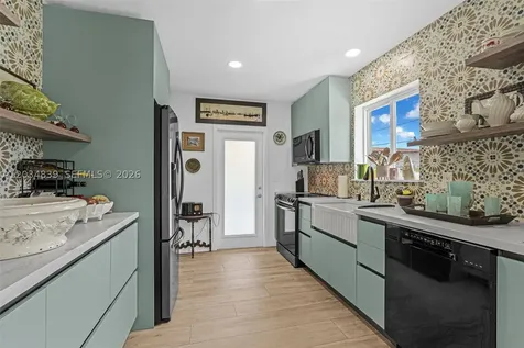 240 Nahkoda Drive Miami Springs FL 33166
