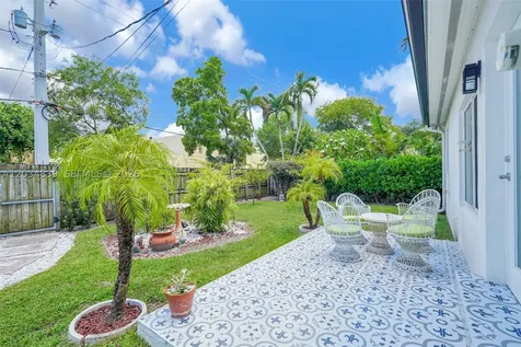 240 Nahkoda Drive Miami Springs FL 33166