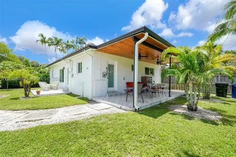 240 Nahkoda Drive Miami Springs FL 33166