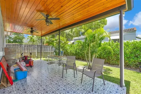 240 Nahkoda Drive Miami Springs FL 33166