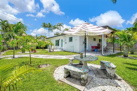 240 Nahkoda Drive Miami Springs FL 33166