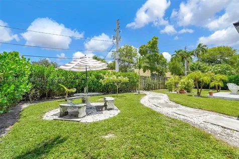 240 Nahkoda Drive Miami Springs FL 33166