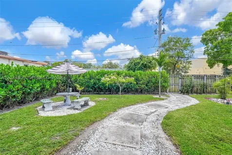 240 Nahkoda Drive Miami Springs FL 33166