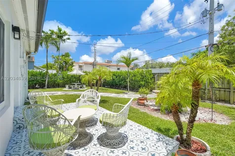 240 Nahkoda Drive Miami Springs FL 33166