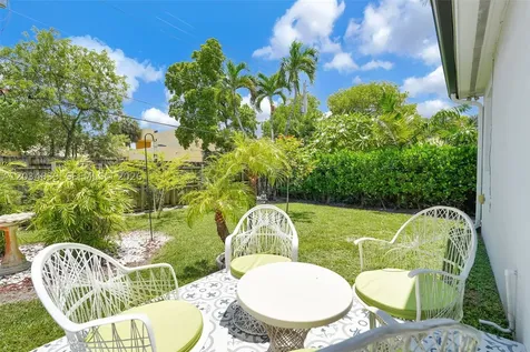 240 Nahkoda Drive Miami Springs FL 33166