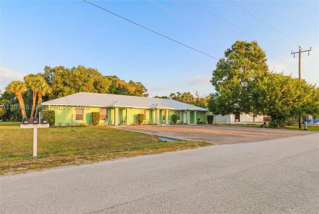 810 SW 2nd Street Okeechobee FL 34974