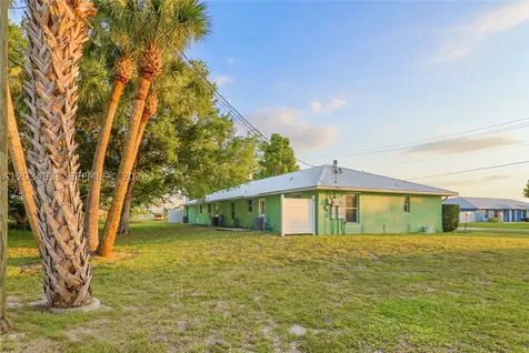 810 SW 2nd Street Okeechobee FL 34974