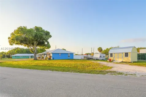 810 SW 2nd Street Okeechobee FL 34974