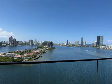 2800 Island Boulevard Aventura FL 33160