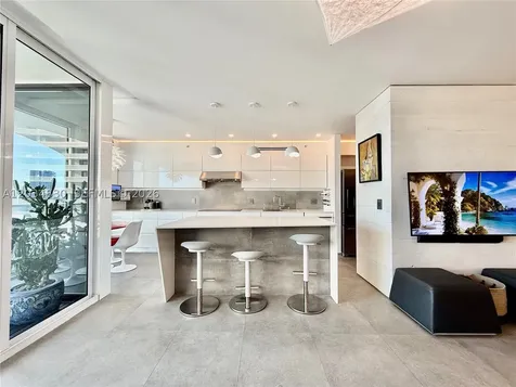 2800 Island Boulevard Aventura FL 33160