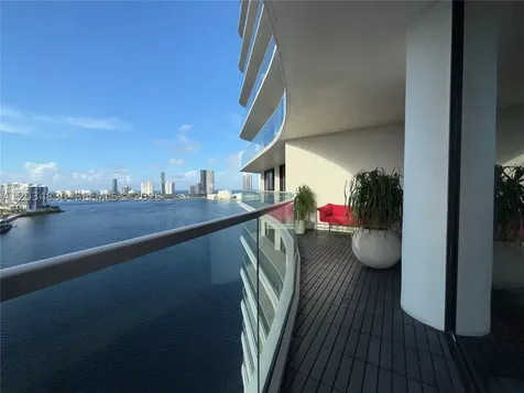 2800 Island Boulevard Aventura FL 33160