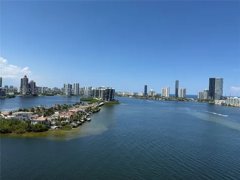 2800 Island Boulevard Aventura FL 33160