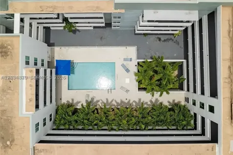 7800 Collins Avenue Miami Beach FL 33141