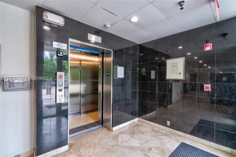 7800 Collins Avenue Miami Beach FL 33141