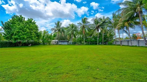 9810 NW 137th Street Hialeah Gardens FL 33018