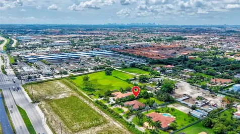 9810 NW 137th Street Hialeah Gardens FL 33018