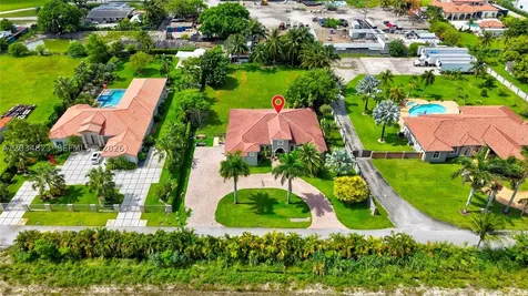 9810 NW 137th Street Hialeah Gardens FL 33018