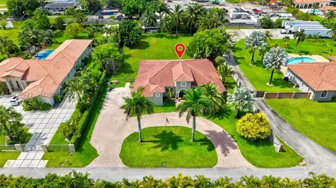 9810 NW 137th Street Hialeah Gardens FL 33018