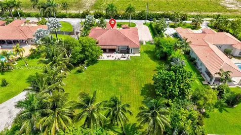 9810 NW 137th Street Hialeah Gardens FL 33018