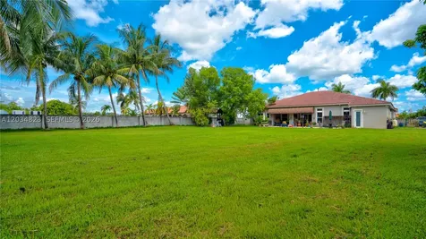 9810 NW 137th Street Hialeah Gardens FL 33018
