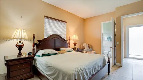 9810 NW 137th Street Hialeah Gardens FL 33018