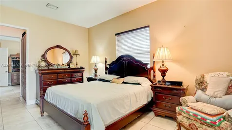 9810 NW 137th Street Hialeah Gardens FL 33018