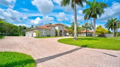 9810 NW 137th Street Hialeah Gardens FL 33018