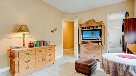 9810 NW 137th Street Hialeah Gardens FL 33018