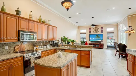 9810 NW 137th Street Hialeah Gardens FL 33018