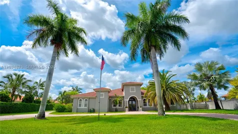 9810 NW 137th Street Hialeah Gardens FL 33018
