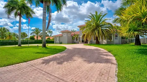 9810 NW 137th Street Hialeah Gardens FL 33018