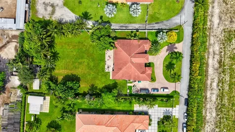 9810 NW 137th Street Hialeah Gardens FL 33018