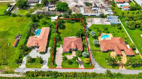 9810 NW 137th Street Hialeah Gardens FL 33018