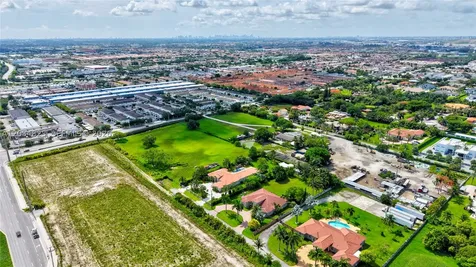 9810 NW 137th Street Hialeah Gardens FL 33018