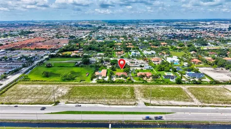 9810 NW 137th Street Hialeah Gardens FL 33018