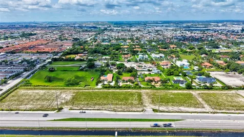 9810 NW 137th Street Hialeah Gardens FL 33018
