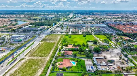 9810 NW 137th Street Hialeah Gardens FL 33018